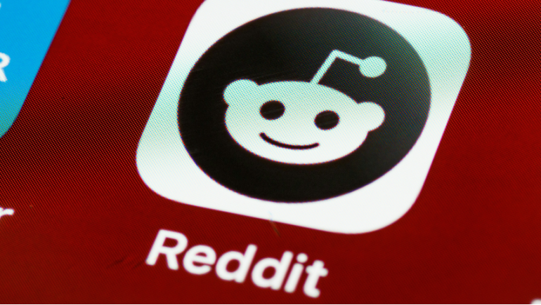 Reddit-এর নতুন AI নিষেধাজ্ঞা: ওপেন সোর্স কমিউনিটিতে বিতর্ক
